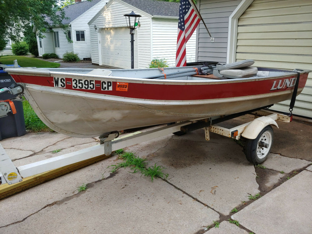 12' Lund Aluminum cw12 ONE OWNER Great boat ! Lund cw12 1992 for sale