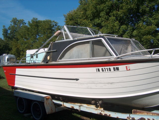 1976 starcraft 22 foot "Starchief" aluminum boat with e-z load tr...